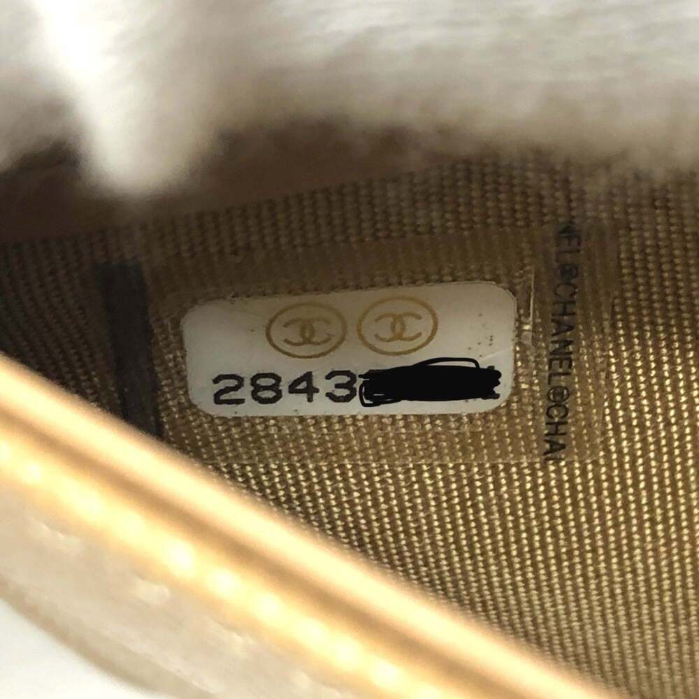 CHANEL Cream Wallet - Picture 10 of 12